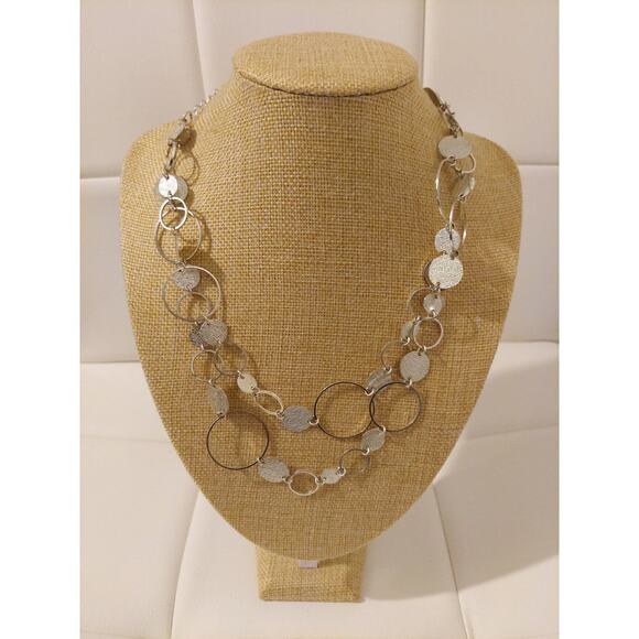 NY Silver Tone Circle Ring Hoops 16" Necklace - Picture 1 of 2